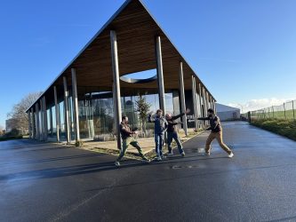 l'équipe Morphomat devant le bâtiment